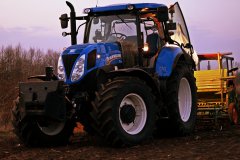 New Holland T7.210 & Amazone D8 30