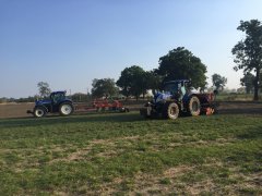 New Holland T7.210 & New Holland 7030