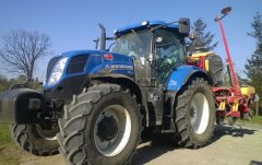 New Holland T7.210 + Vaderstadt tempo f6