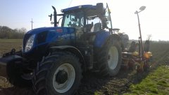 New Holland T7.210 + Vaderstadt tempo f6