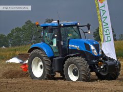 New Holland T7.210 z pługiem KUHN