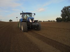 New Holland T7.220 & Amazone