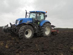 New Holland T7.220 & Unia Ibiss Vario XXL