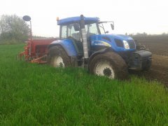 New Holland T7550