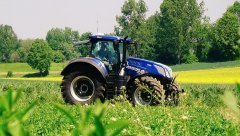 New Holland T7