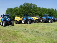 New holland T7