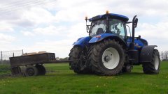 New holland T7