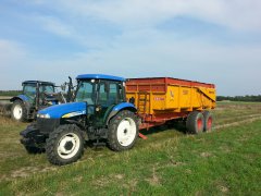 New Holland TD5020 & przyczepa Veenhuis