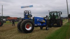 New Holland TG 8040