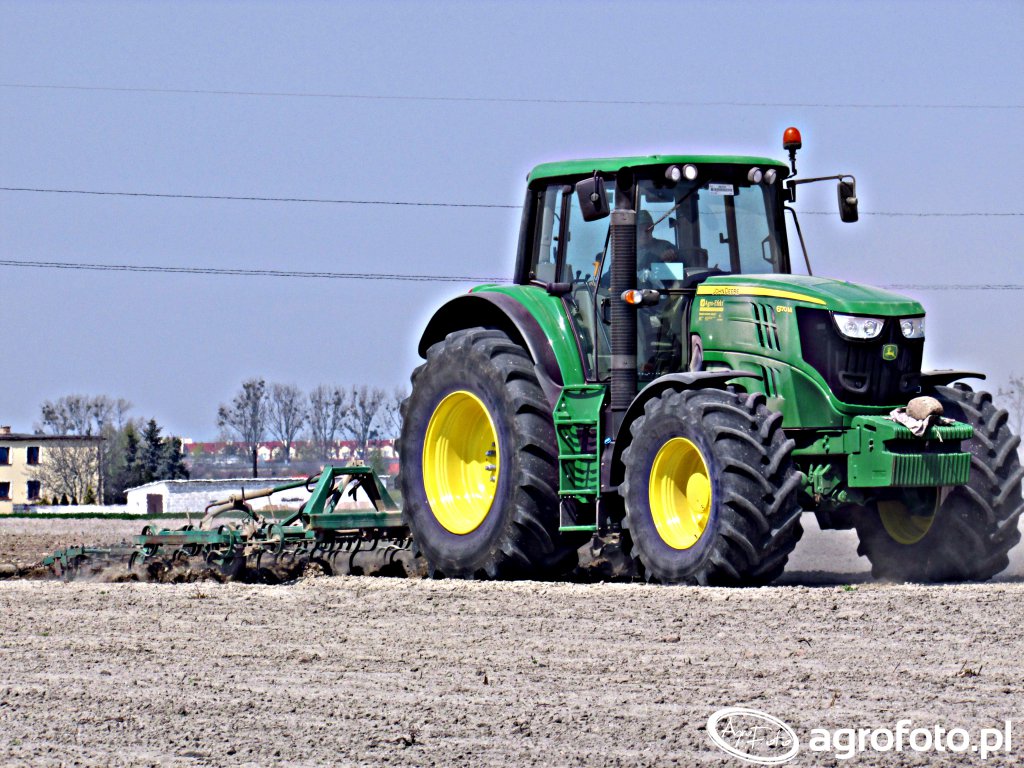 John Deere 6170M & Kultywator