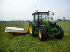 John Deere 6100RC I Kuhn 240