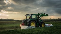 John Deere 6105R + zestaw Kuhn