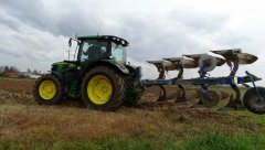 John Deere 6120R + Overum