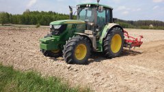 John Deere 6125M