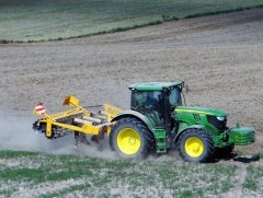 John Deere 6140R + Agrisem