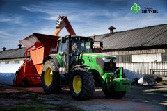 John Deere 6150M + Agripak R9