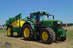 John Deere 6215R