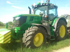 John Deere 6215R