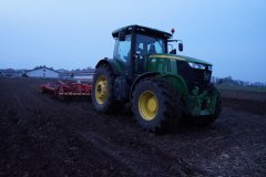 John Deere 7200R & Vaderstad TopDown 400