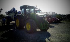 John Deere 7215R