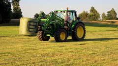 John Deere 6230