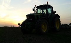 John Deere 6930