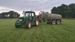 John Deere i beczka