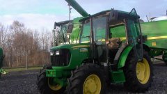 John Deere 5065E