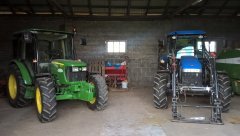 John Deere 5075e & New Holland TD5050