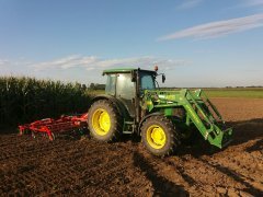 John Deere 5080M + AgroMasz AU 42