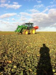 John Deere 5085M + Kuhn MDS 19.1R