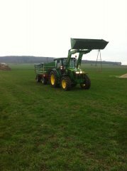 John Deere 5085M + Pronar T672