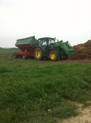 John Deere 5085M + Pronar T672