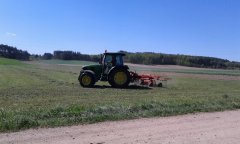 John Deere 5090R & Kuhn GA4121GM