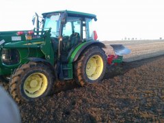 John Deere 5100M & Unia Ibis LS 3+