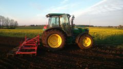 John Deere 5100M\n