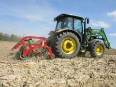 John Deere 5100R + Unia Ares XL