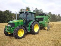 John Deere 5620 + John Deere 570