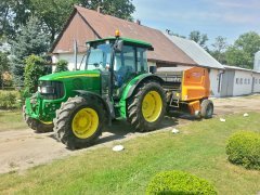 John Deere 5620