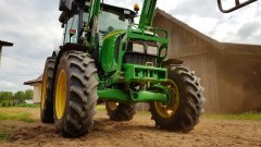 John Deere 5620