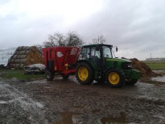 John Deere 5820 & Metal tech WP 10