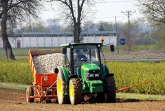 JohnDeere 5070M & Miedema