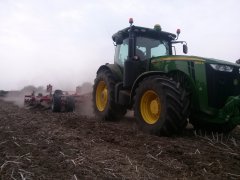 John Deere 8360R + Horsch Terrano 6 FM