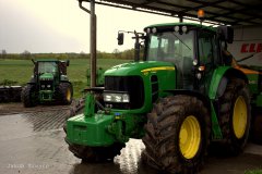 John Deere 7430