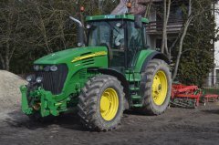 John Deere 7820