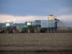 John Deere 8345R & Fliegl Gigant 381