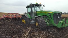 John Deere 8430