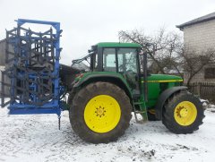 John Deere 6910