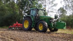 John Deere 6800 & Agromasz