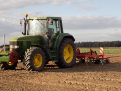 John Deere 6800